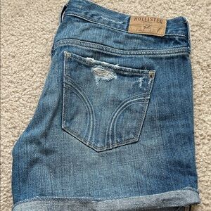 Hollister Women's Classic Blue Cropped Jeans